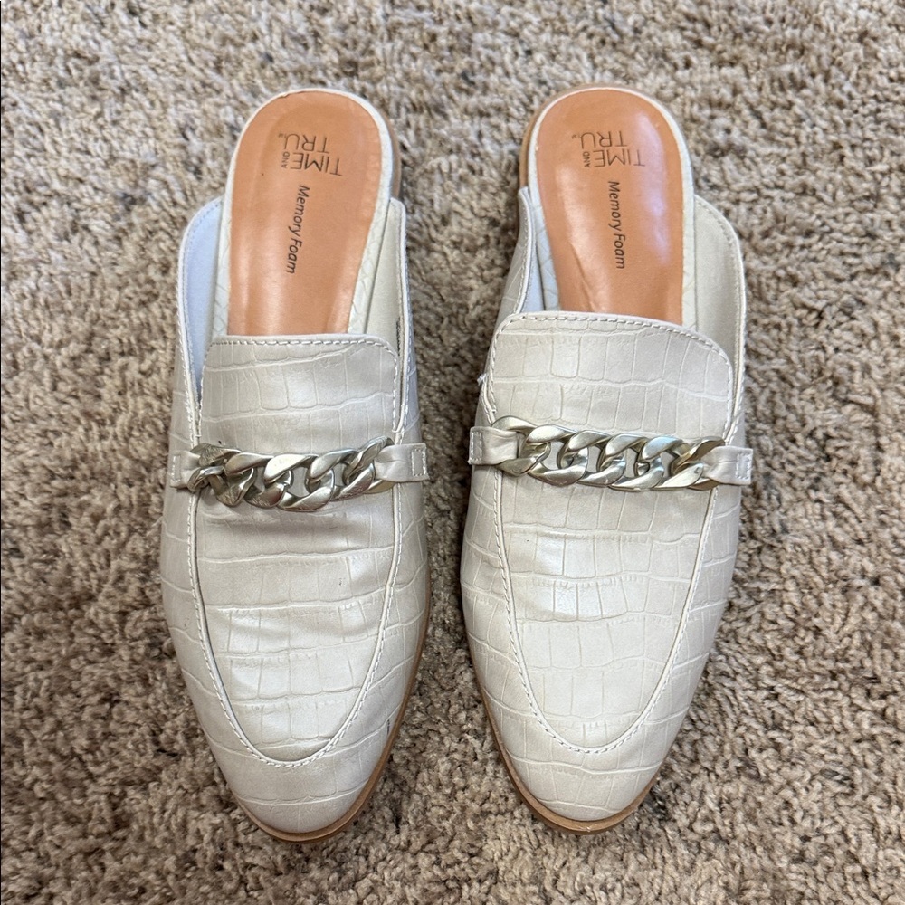 Time and Tru Cream Croc-Embossed Mules